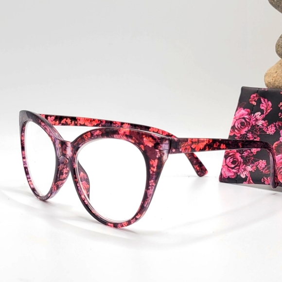 Betsey Johnson Accessories - Betsey Johnson "Rose Garden" Reader